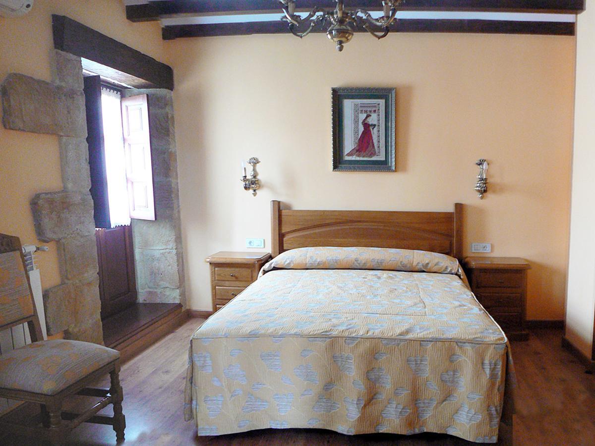 Posada Ribera Del Pas Iruz Room photo